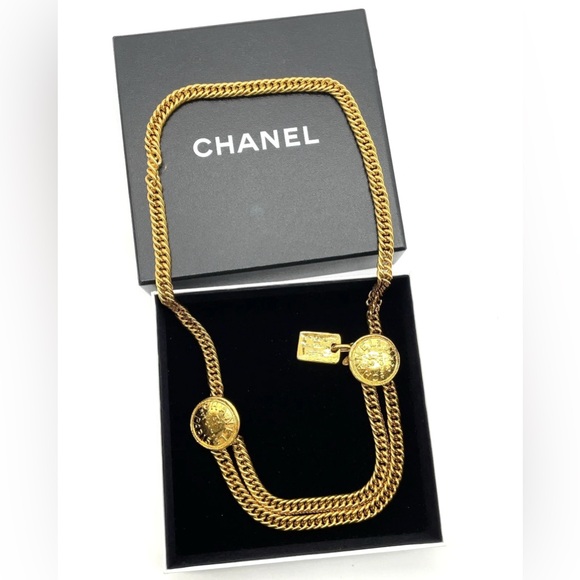 CHANEL Jewelry - Chanel 31 Rue Cambon Coco Medallion 2 Belt/ Necklace 24karat GD plated W/ Box